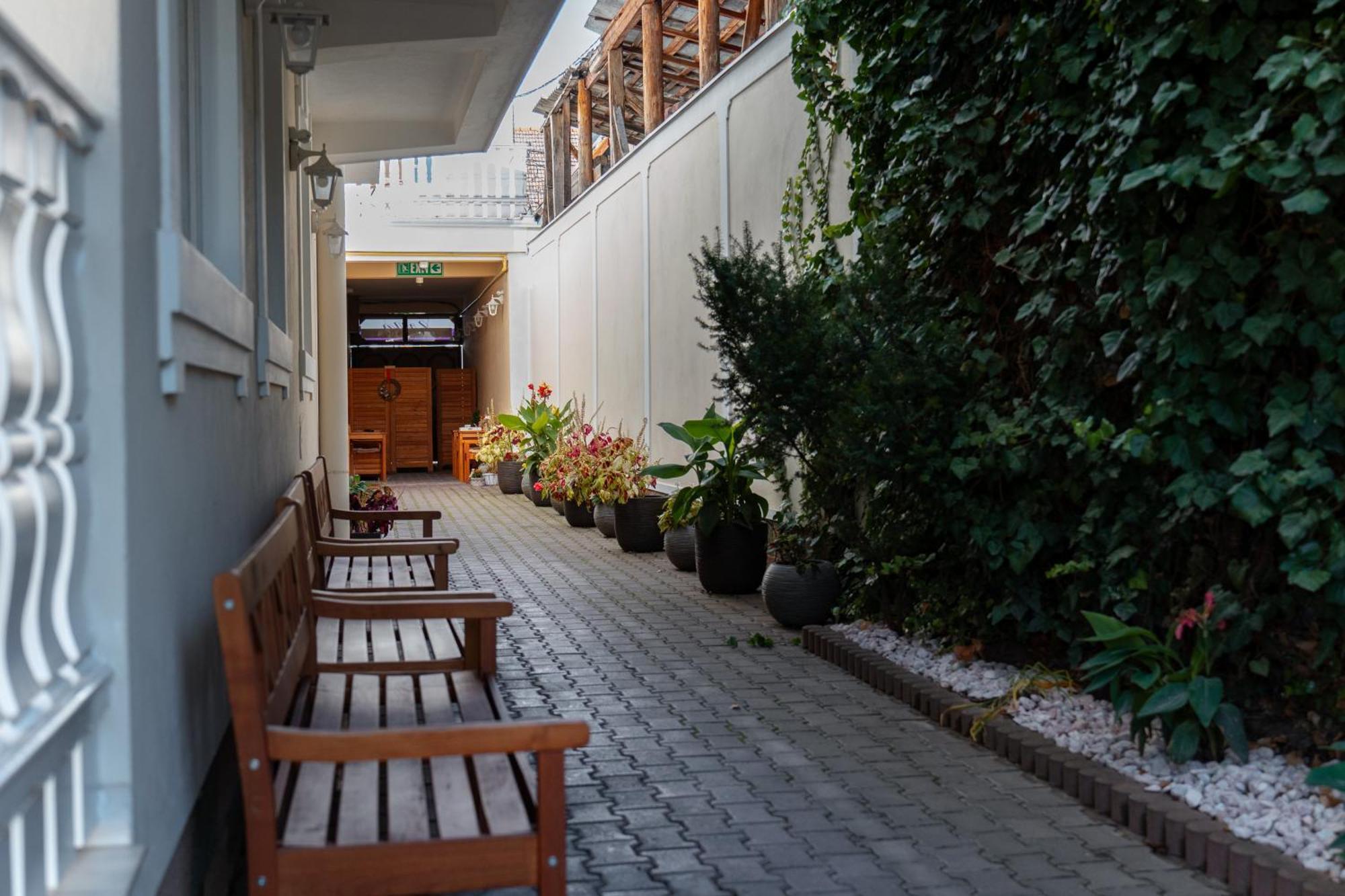 Lilla Panzio Hotel Odorheiu Secuiesc Exterior photo