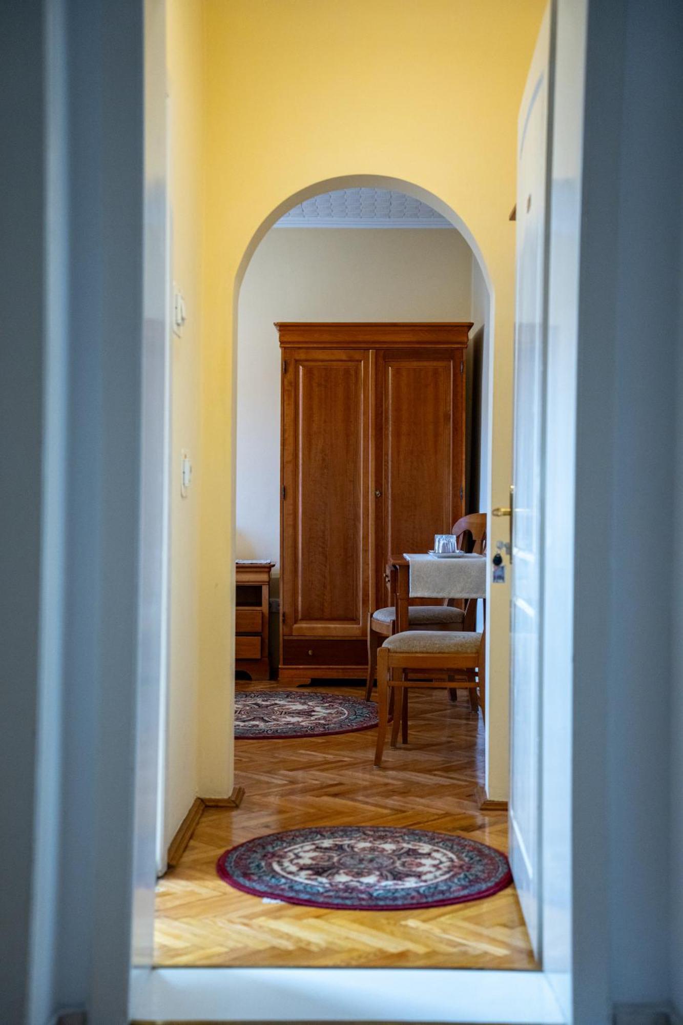 Lilla Panzio Hotel Odorheiu Secuiesc Exterior photo